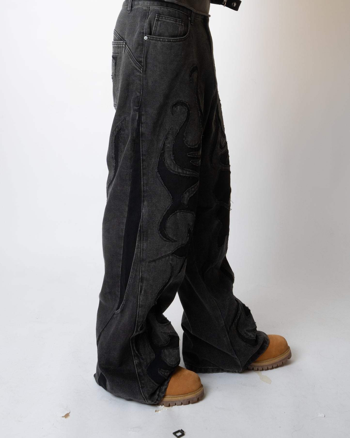 INVERTED FLIGHT JEANS