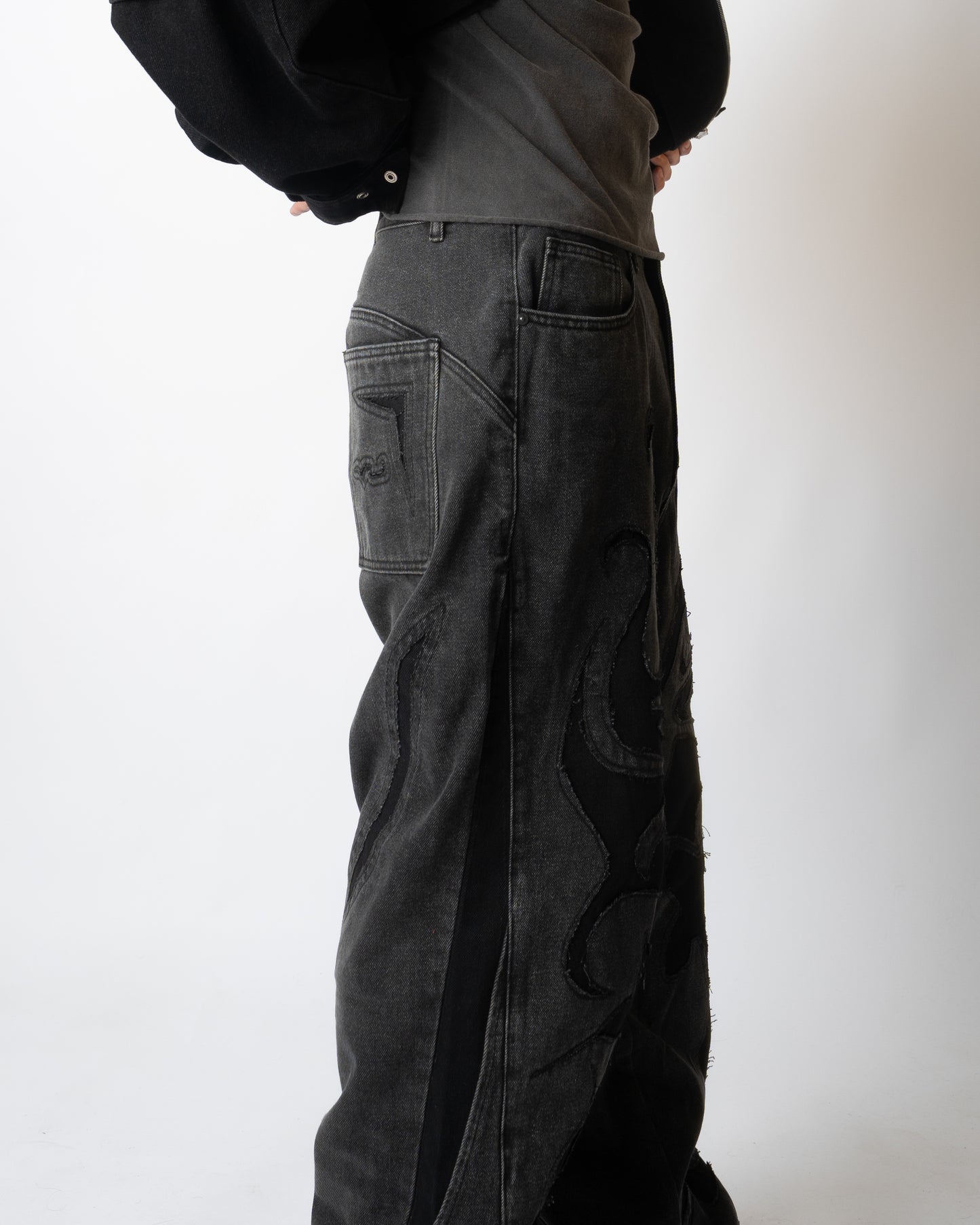 INVERTED FLIGHT JEANS