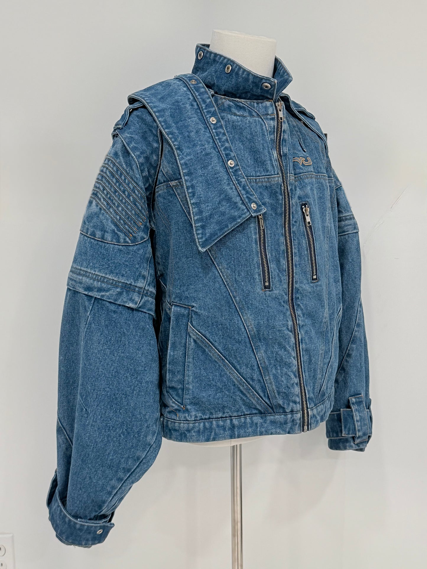 PURSUIT JACKET